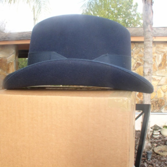 Cheval Accessories - NWOT Cheval Ladies Homburg